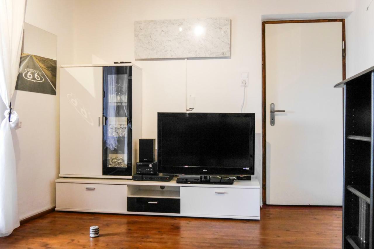 Ferienwohnung Lispet Neuotting Ngoại thất bức ảnh