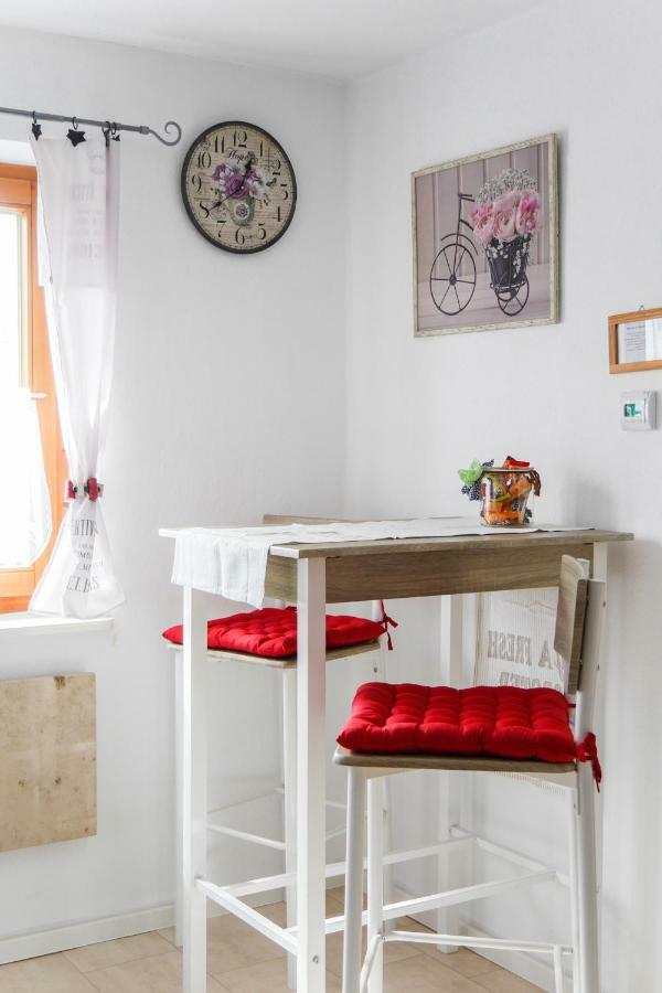 Ferienwohnung Lispet Neuotting Ngoại thất bức ảnh