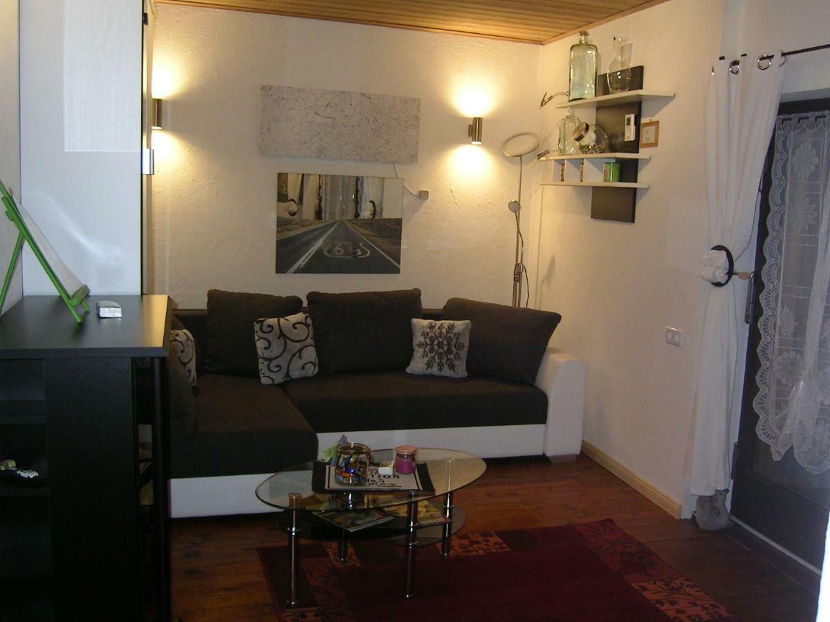 Ferienwohnung Lispet Neuotting Ngoại thất bức ảnh
